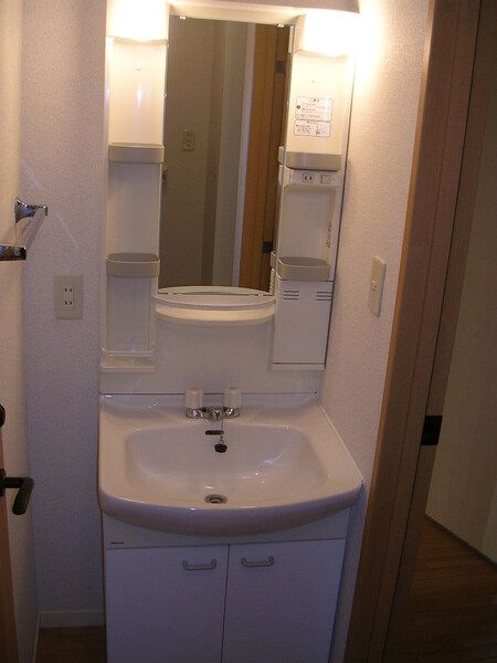 ��ʌ�����s���P���ڂ̃A�p�[�g�̂��̑������E�X�y�[�X