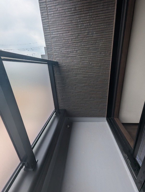 ��ʌ��@�c�s���m�؂S���ڂ̃e���X�n�E�X�̃o���R�j�[