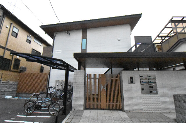 ��ʌ��������܎s��΋擌���Q����4�̃A�p�[�g�̌����O��