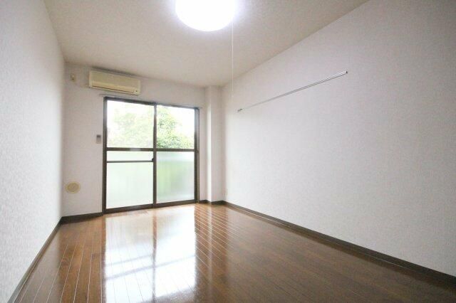 ��ʌ��������܎s�������a�c���Q���ڂ̃A�p�[�g�̋��ԁE���r���O