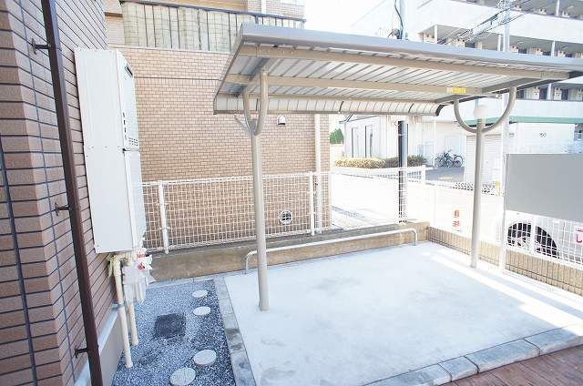 ��ʌ�����s�؂R���ڂ̃A�p�[�g�̂��̑�