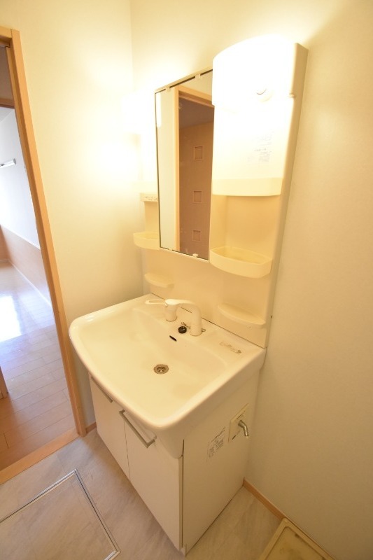 ��ʌ��������܎s����厚��c�{�̃A�p�[�g�̐��ʏ�