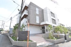 ��ʌ��������܎s������厚�쒆��814-1�̃}���V�����̌����O��