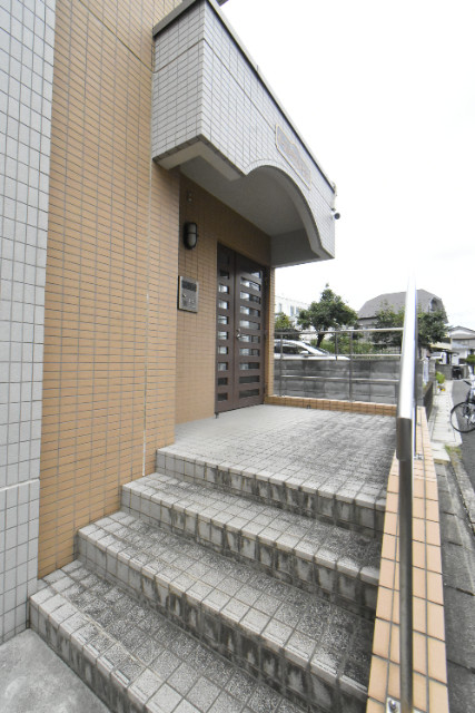 ��ʌ��������܎s������ۃ��蒬�̃}���V�����̃G���g�����X