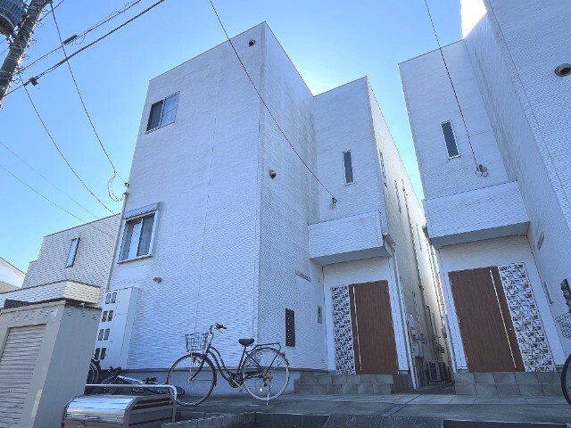 ��ʌ��������܎s�����擌��{�U���ڂ̃A�p�[�g�̌����O��