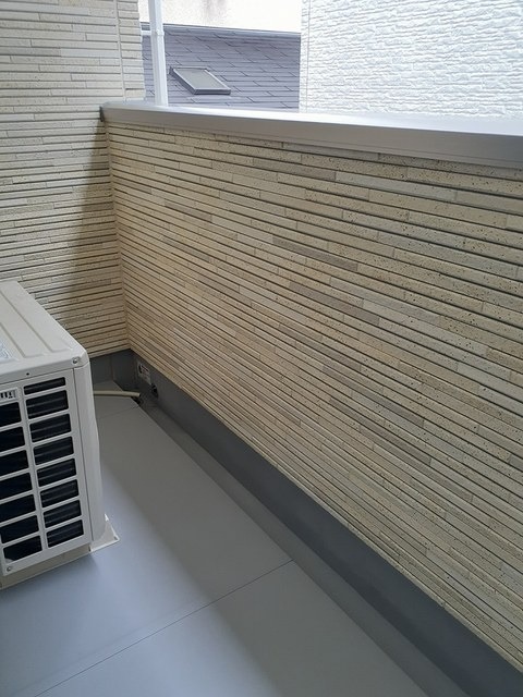 ��ʌ��������܎s����쌳�h�P���ڂ̃A�p�[�g�̃o���R�j�[