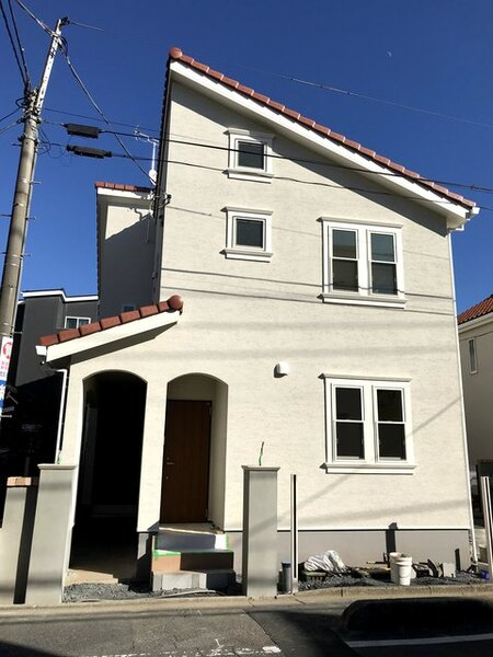 ��ʌ��������܎s�Y�a�撇���S���ڂ̃e���X�n�E�X�̌����O��