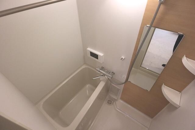 ��ʌ�����s���L�R���ڂ̃A�p�[�g�̃o�X