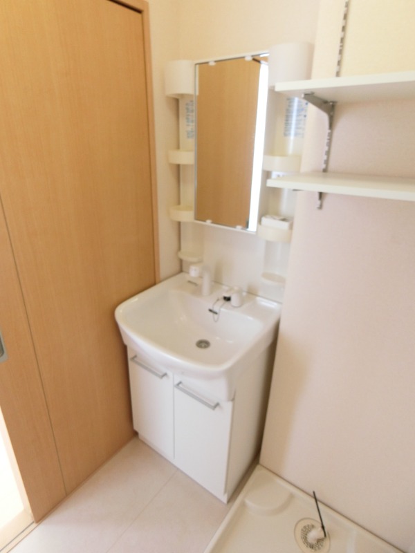 ��ʌ�����s�厚���s�̃A�p�[�g�̐��ʏ�