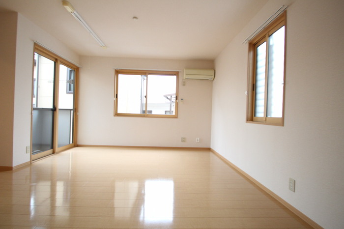 ��ʌ��������܎s����O���U���ڂ̃A�p�[�g�̋��ԁE���r���O