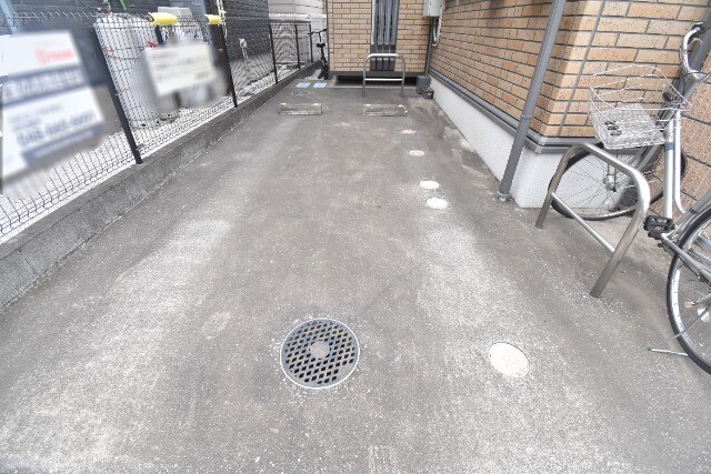 ��ʌ��������܎s����O���U���ڂ̃A�p�[�g�̒��ԏ�