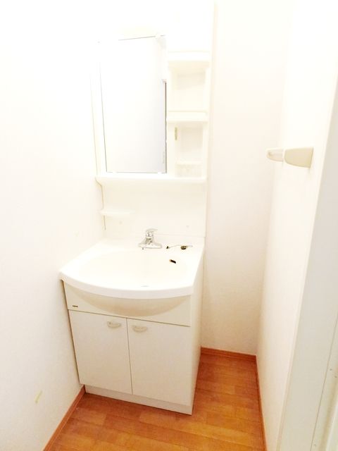 ��ʌ�����s�씵���J�V���ڂ̃A�p�[�g�̐��ʏ�