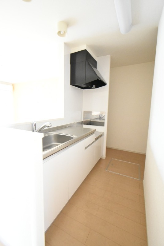 ��ʌ�����s�厚�����̃A�p�[�g�̃L�b�`��