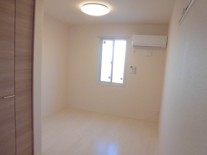 ��ʌ��z�J�s�o�˒��̃A�p�[�g�̋��ԁE���r���O