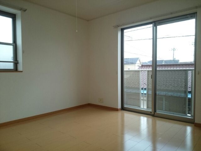 ��ʌ�����s�ђ��̃A�p�[�g�̋��ԁE���r���O