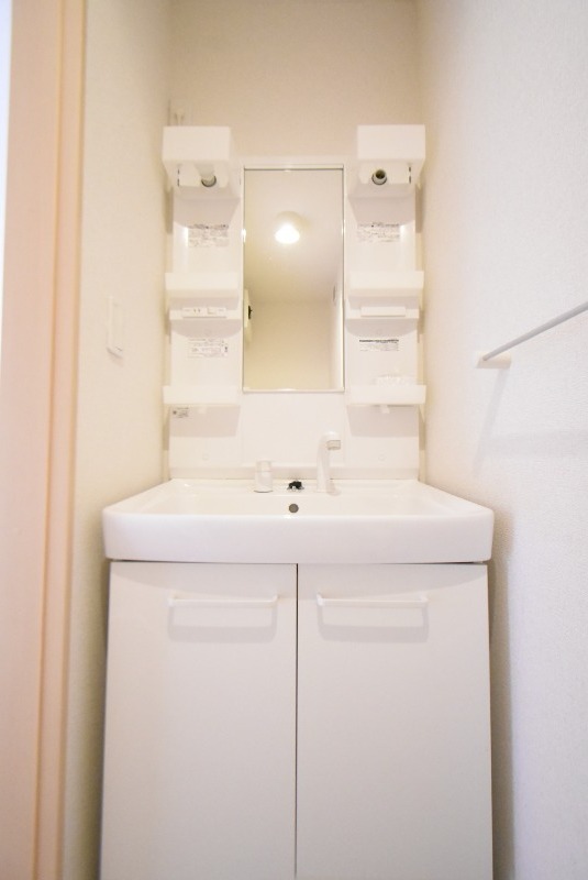 ��ʌ�����s�厚�����̃A�p�[�g�̐��ʏ�