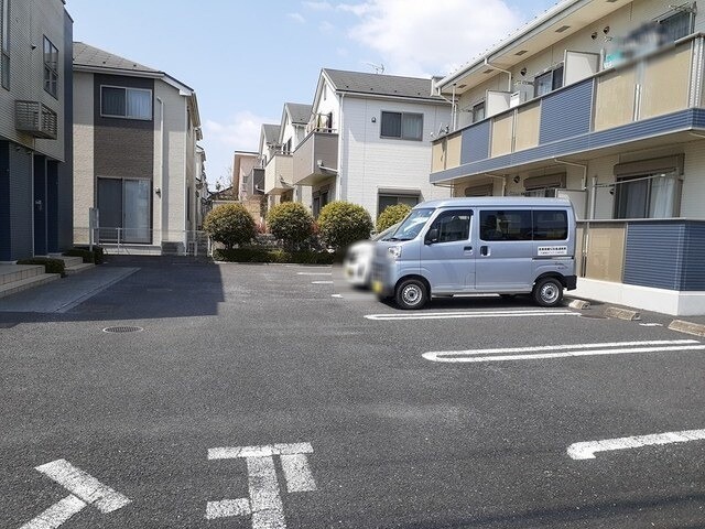 ��ʌ�����s�ђ��̃A�p�[�g�̒��ԏ�