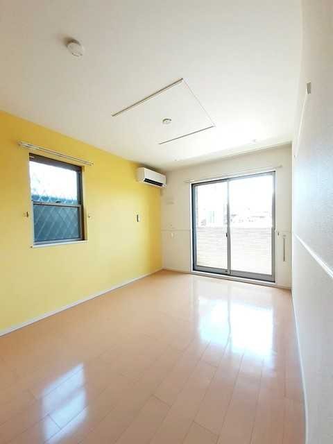 ��ʌ��@�c�s���V�h�U���ڂ̃A�p�[�g�̋��ԁE���r���O