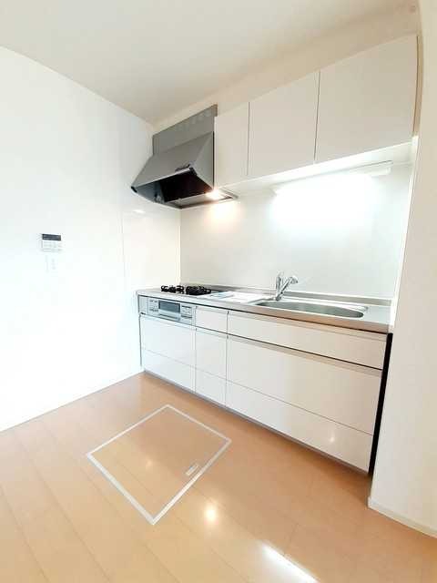 ��ʌ��@�c�s���V�h�U���ڂ̃A�p�[�g�̃L�b�`��