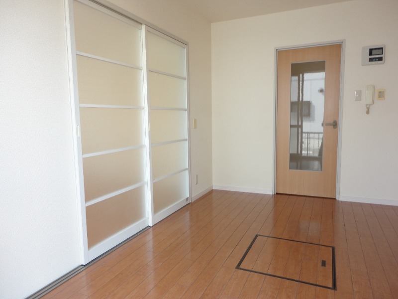 ��ʌ��������܎s������厚�쒆��̃A�p�[�g�̋��ԁE���r���O