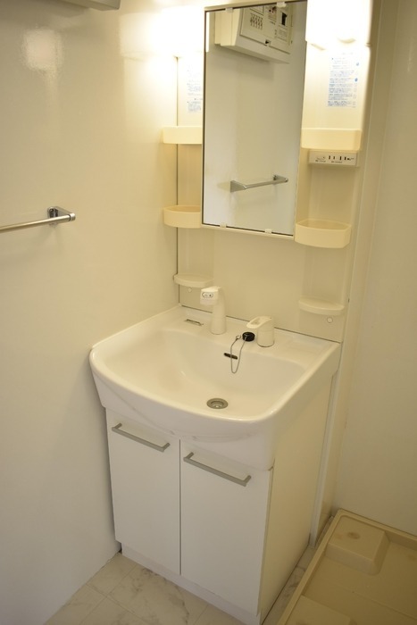 ��ʌ��������܎s����厚�󗈂̃A�p�[�g�̐��ʏ�