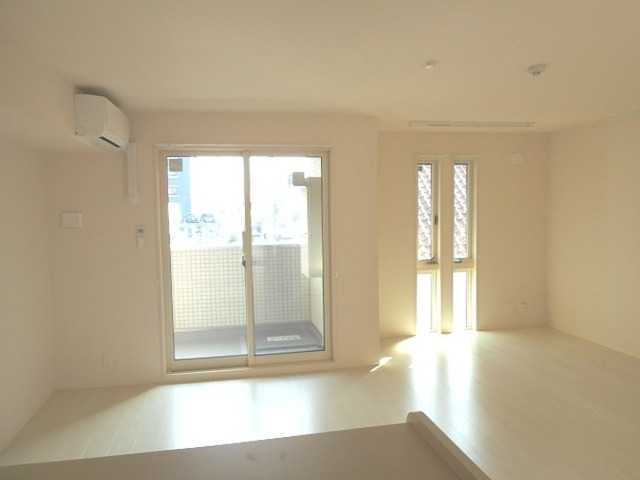 ��ʌ��������܎s�΋�厚��Ԗ؂̃A�p�[�g�̋��ԁE���r���O