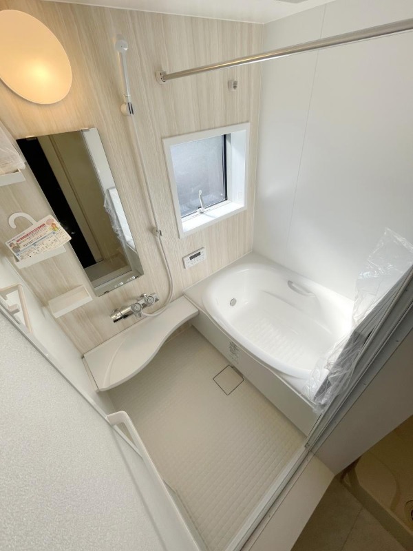 ��ʌ������s���R���ڂ̃A�p�[�g�̃o�X