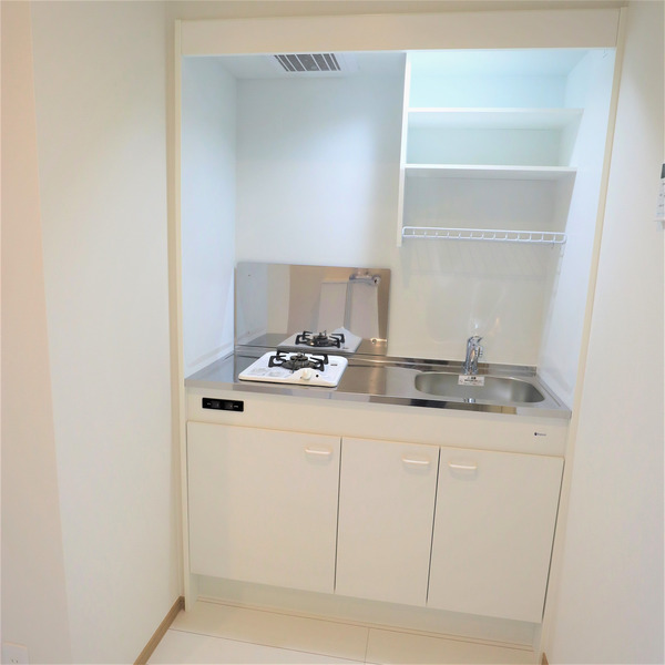 ��ʌ�����s�씵���J�R���ڂ̃A�p�[�g�̃L�b�`��