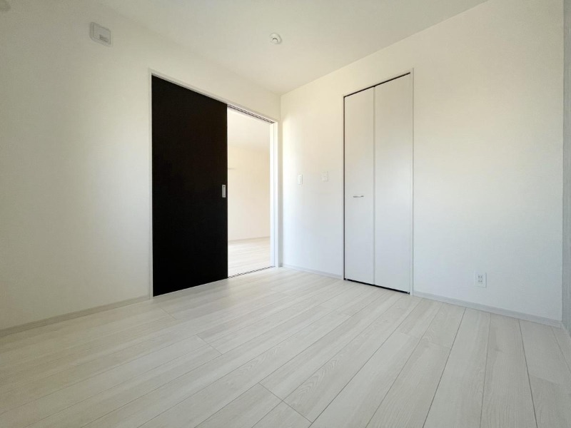 ��ʌ������s���R���ڂ̃A�p�[�g�̂��̑������E�X�y�[�X