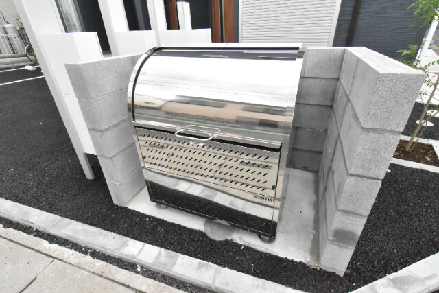 ��ʌ������s���R���ڂ̃A�p�[�g�̂��̑�