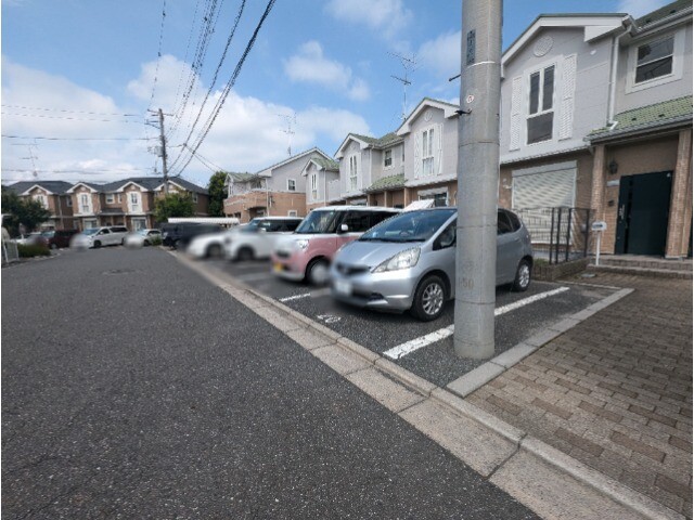 ��ʌ��������܎s��΋摾�c�Q���ڂ̃A�p�[�g�̒��ԏ�