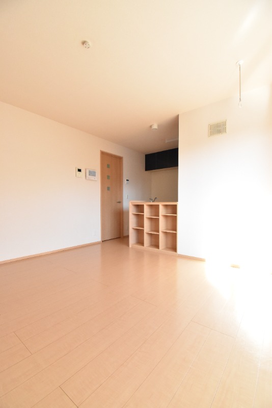 ��ʌ��z�J�s���C�N�^�E���T���ڂ̃A�p�[�g�̋��ԁE���r���O