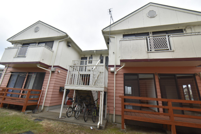 ��ʌ��������܎s��΋�{�ۂR����28-23�̃A�p�[�g�̌����O��