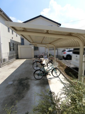 ��ʌ��k�����S�ɓޒ��厚�����̃A�p�[�g�̂��̑�