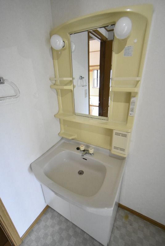 ��ʌ��������܎s��΋�{�ۂR���ڂ̃A�p�[�g�̐��ʏ�