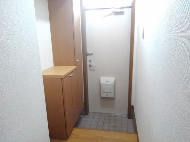 ��ʌ������s�������̃A�p�[�g�̌���