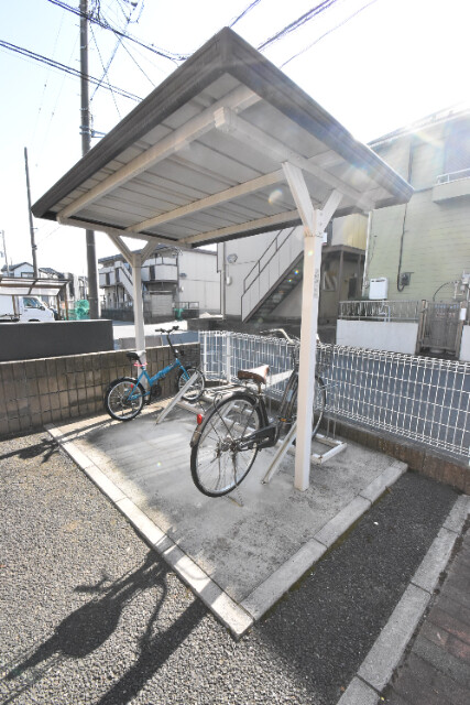 ��ʌ������s�������̃A�p�[�g�̂��̑�