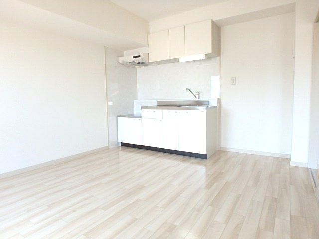 ��ʌ��������܎s�k�擌�听���P���ڂ̃}���V�����̋��ԁE���r���O