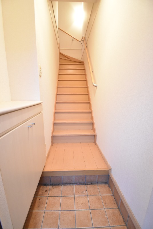 ��ʌ��������܎s�΋�厚���̃A�p�[�g�̌���