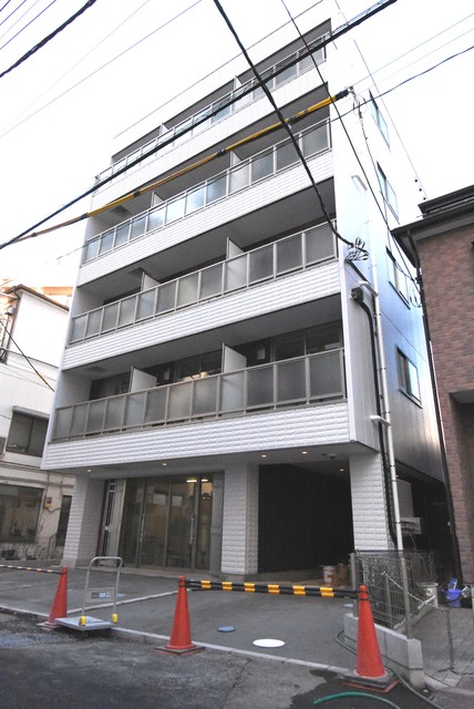 ��ʌ��������܎s��{���咬�R����198�̃}���V�����̌����O��