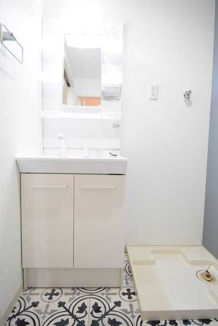 ��ʌ��������܎s��{���咬�R���ڂ̃}���V�����̐��ʏ�