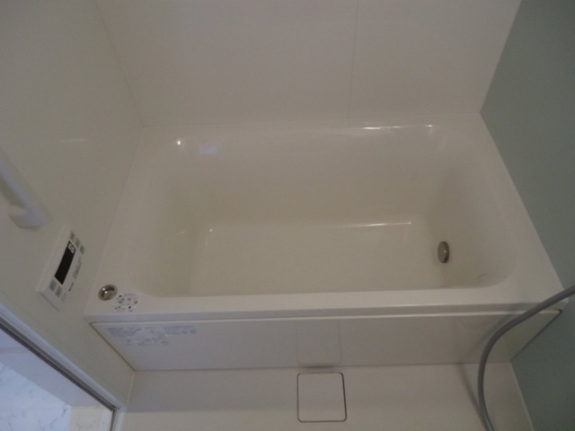 ��ʌ������s���X���ڂ̃A�p�[�g�̃o�X