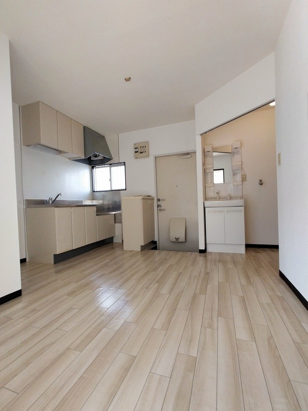 ��ʌ��������܎s��{��O���S���ڂ̃A�p�[�g�̋��ԁE���r���O