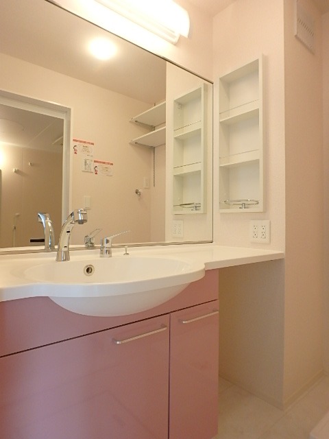 ��ʌ��������܎s����{�O���̃A�p�[�g�̐��ʏ�