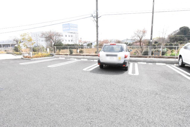 ��ʌ��������܎s����{�O���̃A�p�[�g�̒��ԏ�