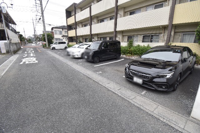 ��ʌ��������܎s��{��O���R���ڂ̃}���V�����̒��ԏ�