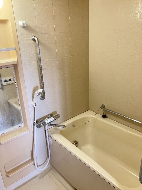 ��ʌ��t�����s��g�c�̃}���V�����̃o�X