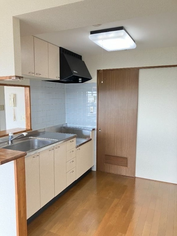 ��ʌ��t�����s��g�c�̃}���V�����̃L�b�`��