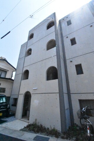 ��ʌ��������܎s�k��y�C���Q���ڂ̃}���V�����̌����O��