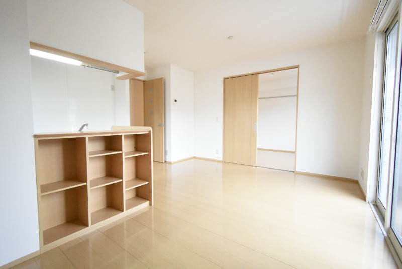 ��ʌ�����s�厚�����̃A�p�[�g�̋��ԁE���r���O